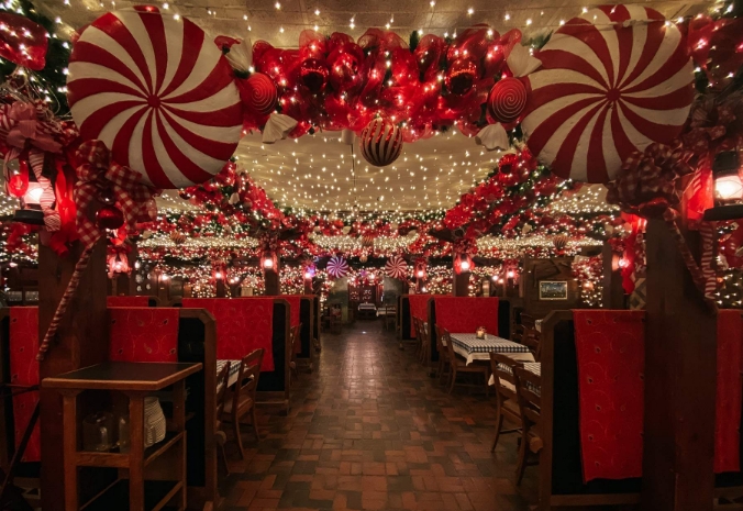 best decorated restaurants for christmas