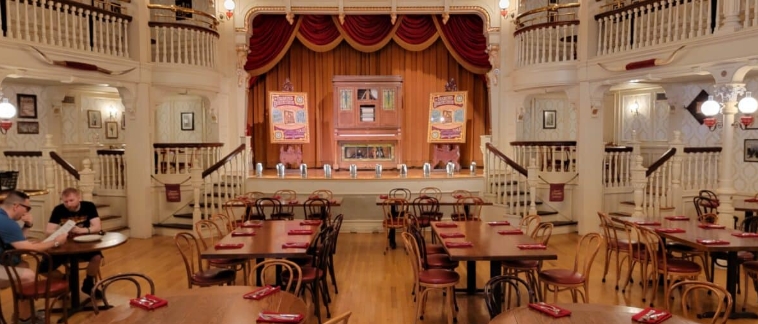 the diamond horseshoe magic kingdom