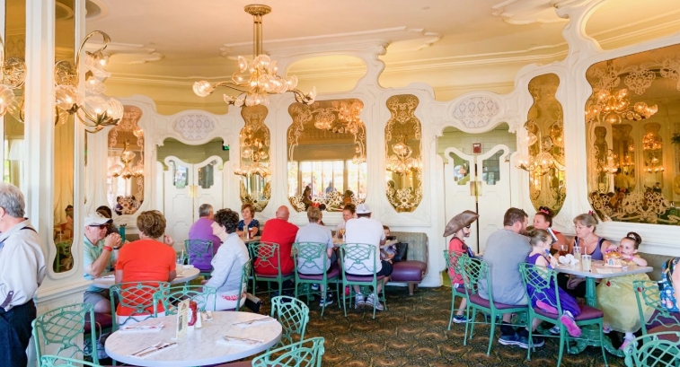 tonyʼs restaurant magic kingdom