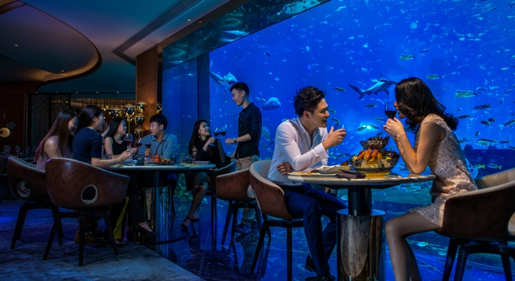 underwater themed restaurant