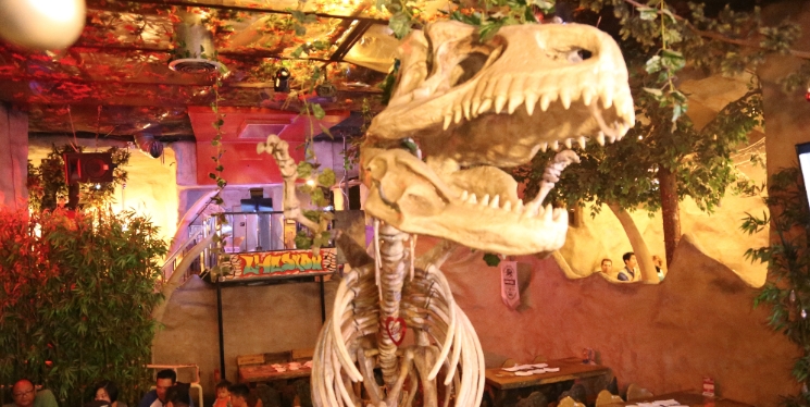 weird themed restaurants