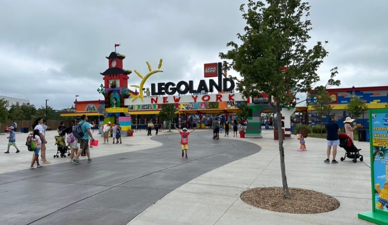 restaurants near legoland new york